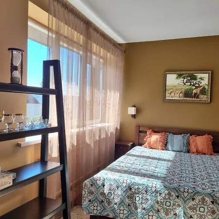 Spacious And Stylish With Shared Amenities By Polo Homestay